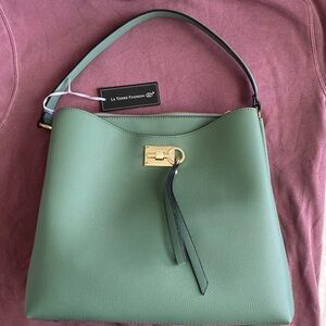 NWT gorgeous green purse
